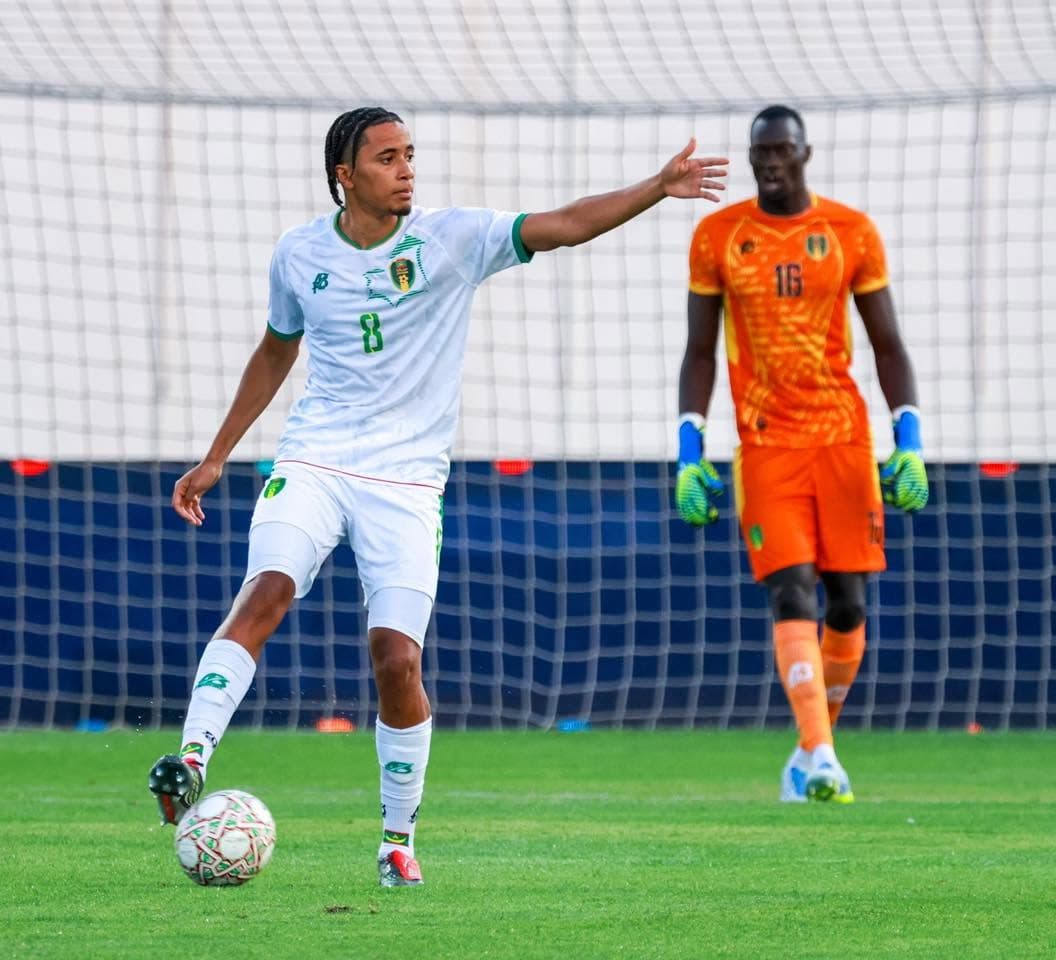 Oumar N'gom au milieu de terrain, a donné le ton dans la construction du jeu des Mourabitounes